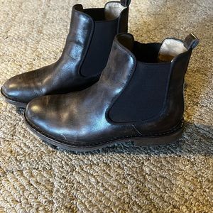 Women’s Sofft Chelsea leather boots